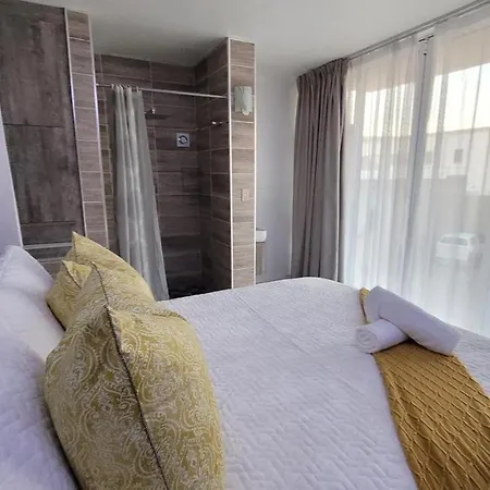 Effortless Self Catering Accommodation East London Exterior foto