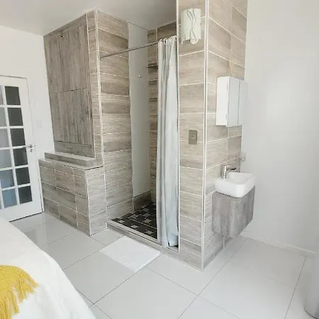 Effortless Self Catering Accommodation East London Exterior foto